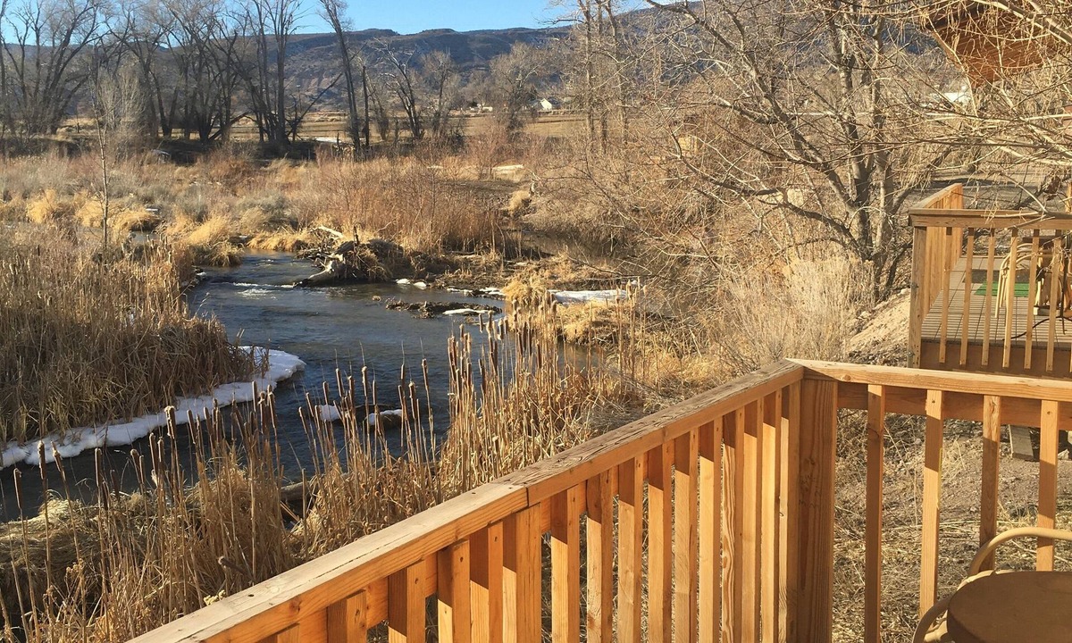 Sevier Cabin | Charming WoodlandCabin with Stunning River Views!