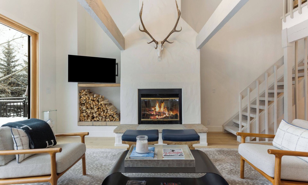 Vail House | Chic Mtn Home On Gore Creek, Private Hot Tub, On Vail Bus Route - Completely Renovated