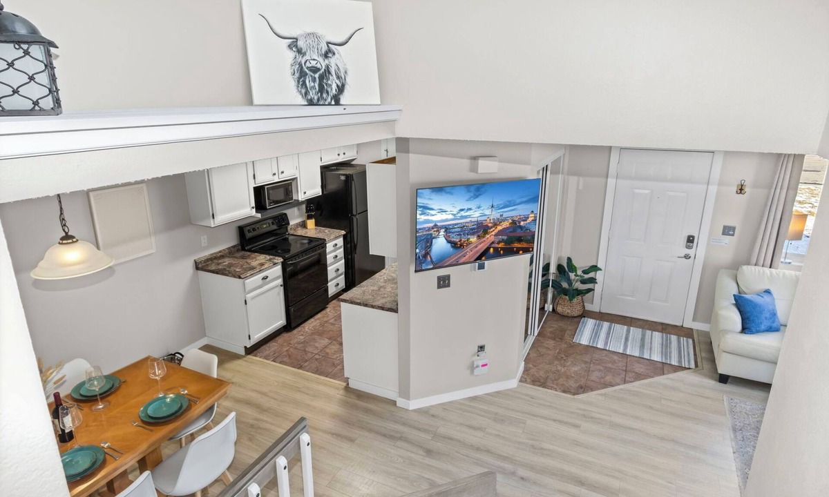 Windsor House | Chimney Park Retreat | King Suite, Sleeps 10