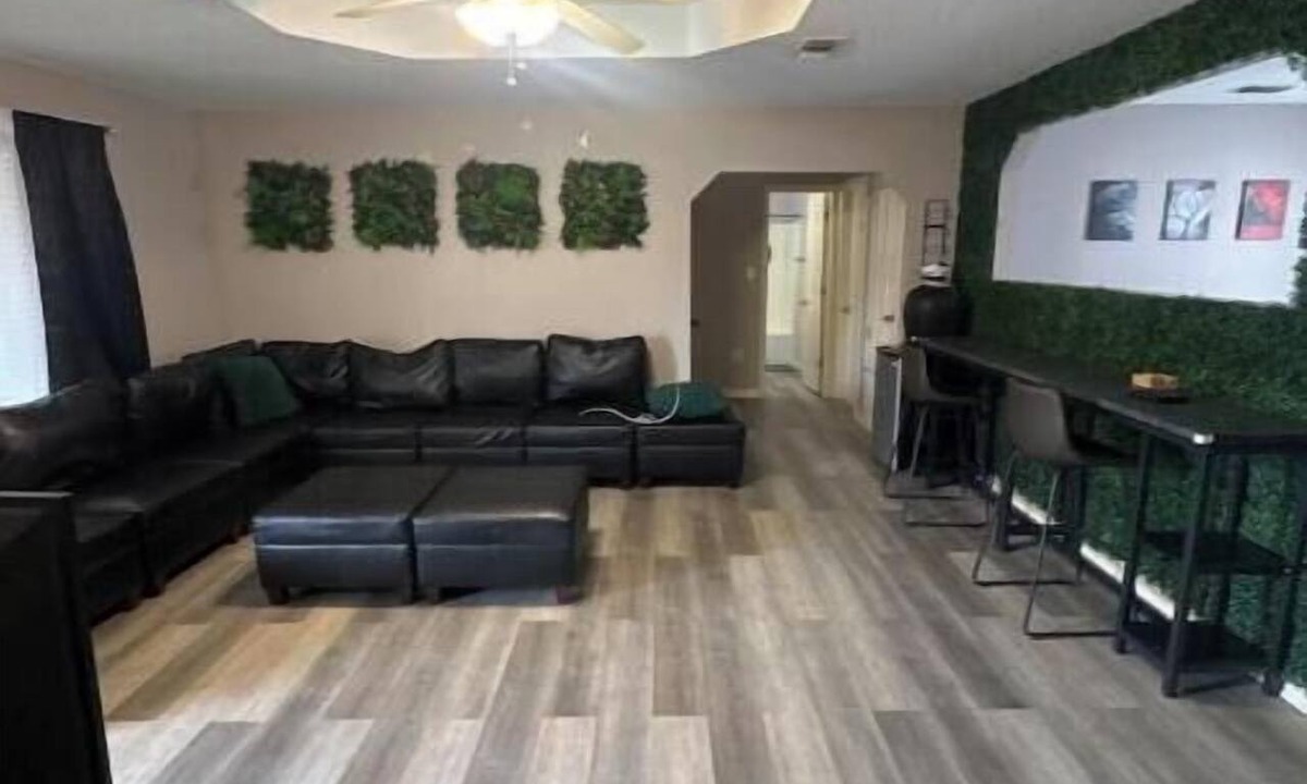 Navarre House | Coastal Home Heart of Navarre Minutes to the Beach