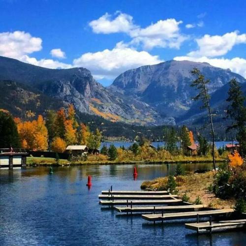Grand Lake House | Columbine Charming Cabin 1 block from the lake in town 5 min to RMNP