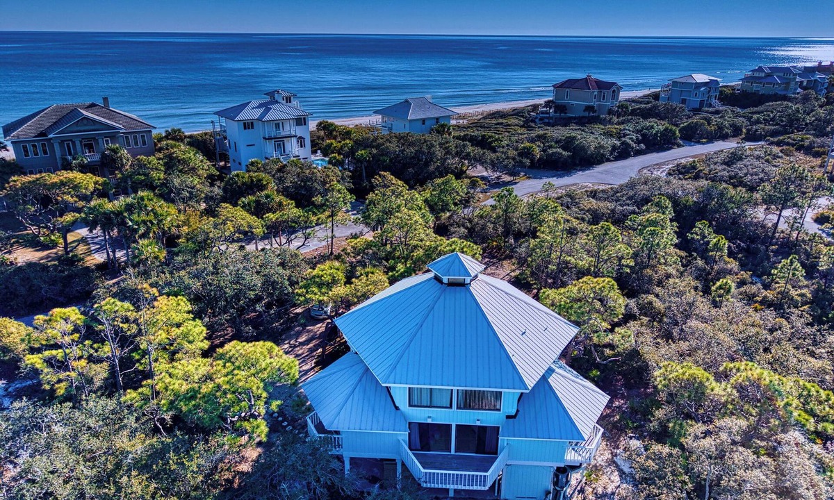 Plantation Cottage | Community Pool! Easy Beach Access!