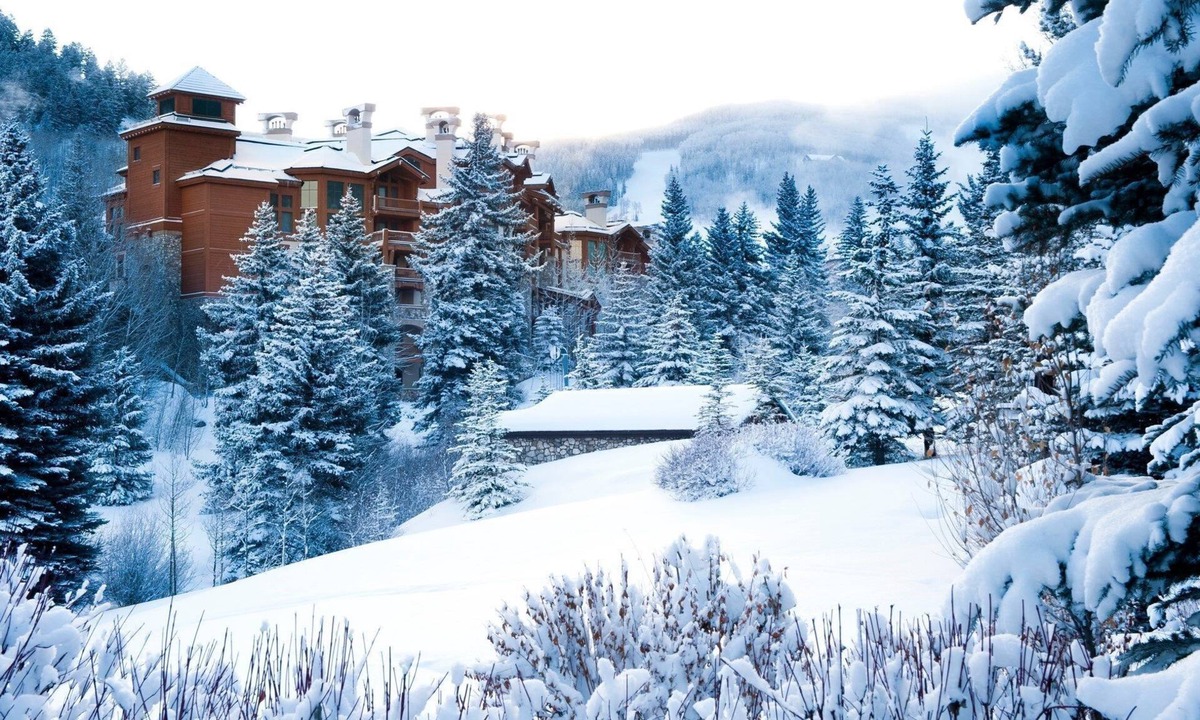 Beaver Creek Condo | Condo with ski-in/ski-out access with a Fireplace