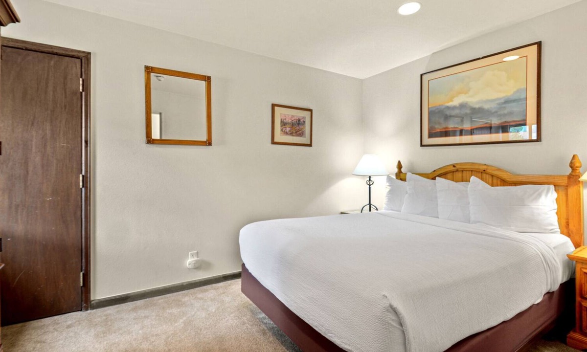 Copper Mountain Village Hotel | Copper Mountain Inn Hotel Style Room with 1 Bed #229 by RedAwning