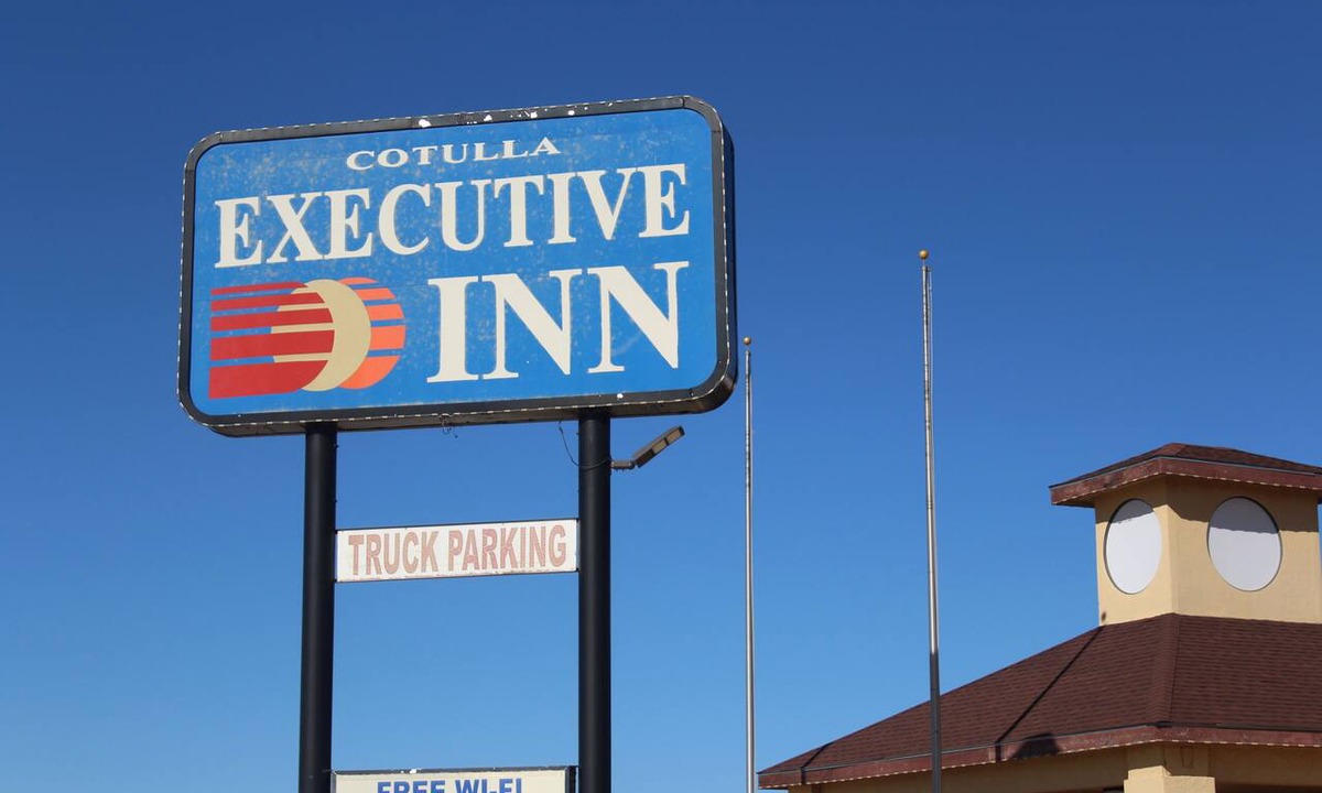 Cotulla Hotel | Cotulla Executive Inn