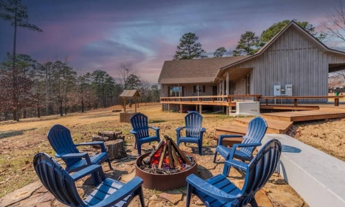 Quitman House | Cove Creek Cottage - Greers Ferry Lake-Quitman
