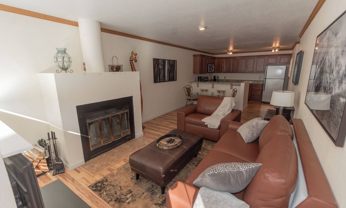 Vail Condo | Cozy 1-bedroom condo seconds from bus line in East Vail, perfect for getaways.