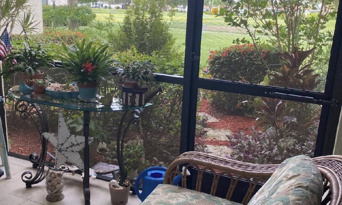 East Naples Condo | Cozy condo, 4 miles to the beach and only 3 miles to downtown 5th Avenue!