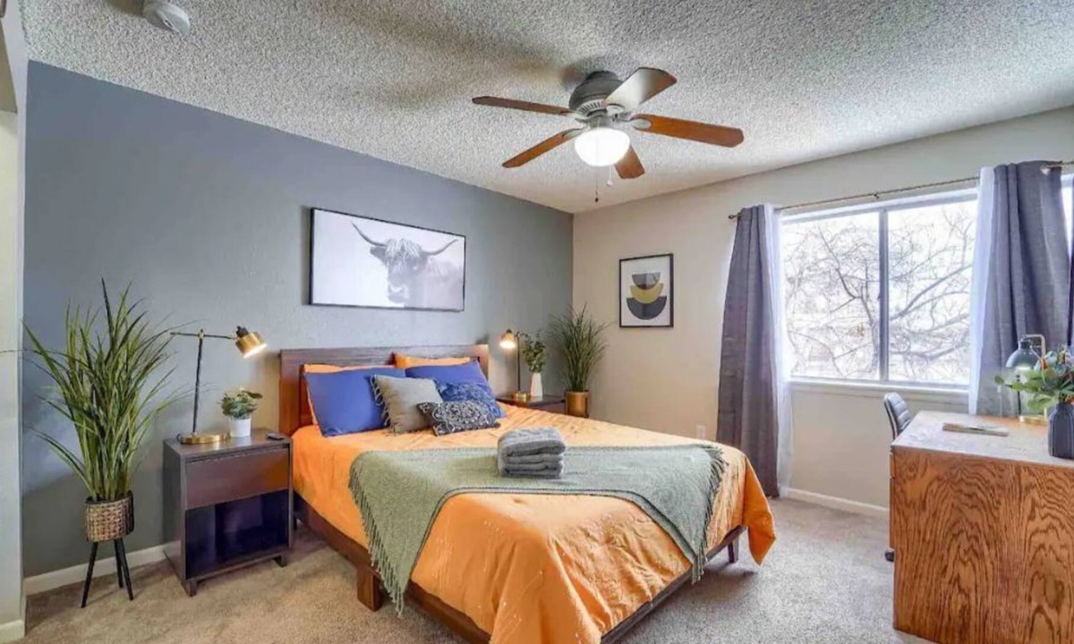 Gunbarrel Apartment | Cozy Condo, w/HotTub, Pool, and Sauna.