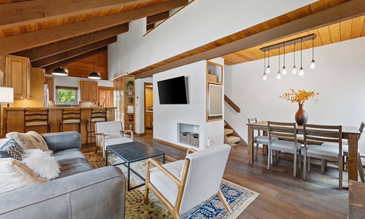 Intermountain House | Cozy Duplex in West Vail – Near Vail Village