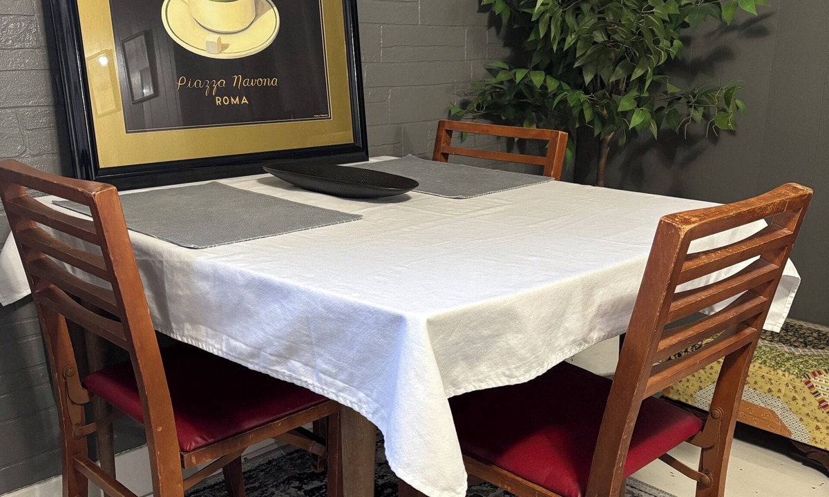 Laramie Apartment | Cozy European Cafe Style Downstairs Full Apt. - 1 Block to UW - No SMKG, No Pets
