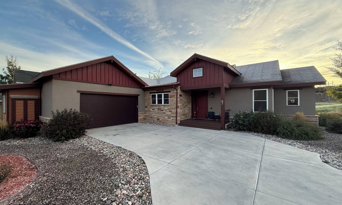 Gypsum House | Cozy Home Near Vail, Quiet+ Beautiful Views