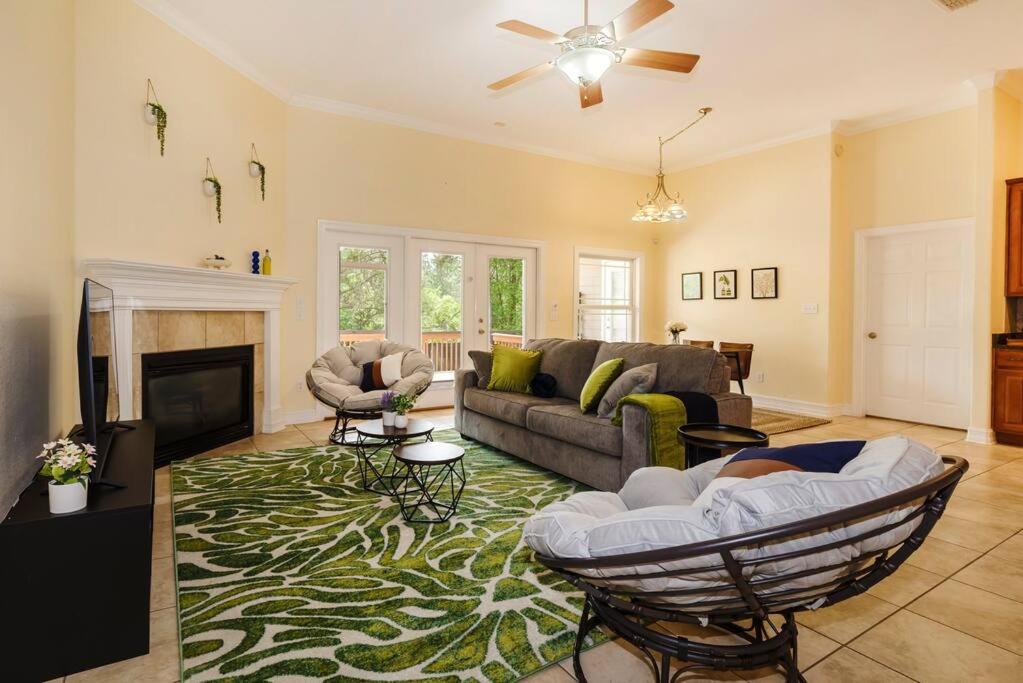 Tallahassee House | Cozy Home on the outskirts of Tallahassee