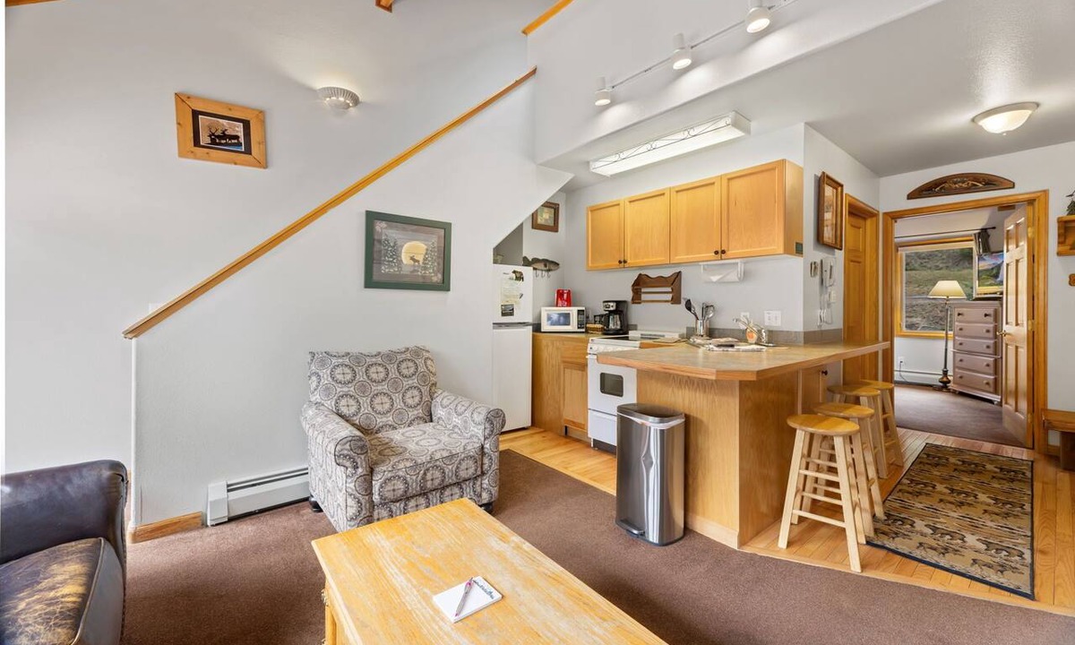 Fall River Estates Condo | Cozy Riverfront Suite Near RMNP River Views