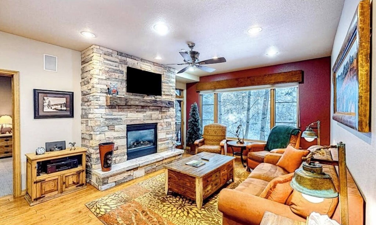 Edwards Condo | Cozy slope-side stay with excellent resort perks & scenic balcony