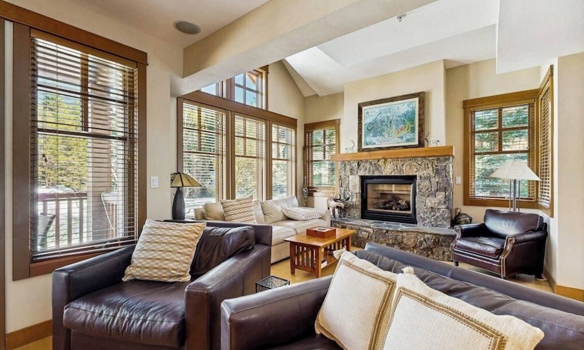 Copper Mountain Village House | Cozy townhome with fully stocked kitchen, fast wifi & easy ski access