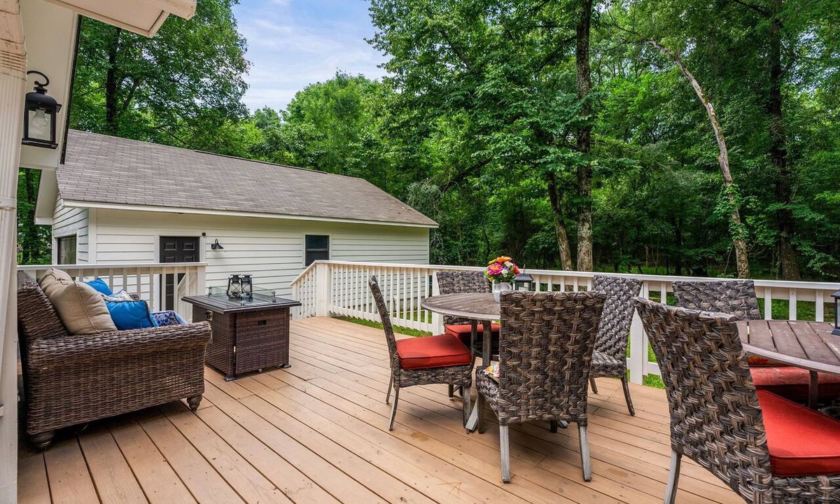 Ferndale House | Creekside Cottage
