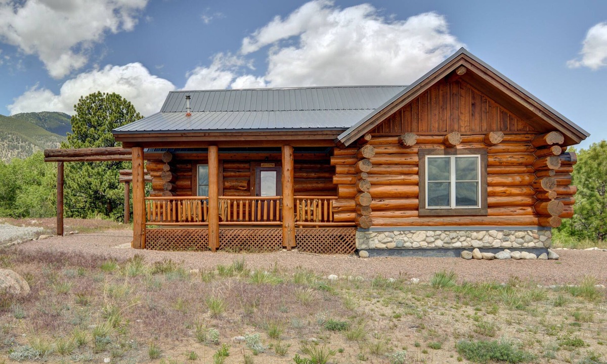 Buena Vista Cabin | Creekside Log Cabin- conveniently located and direct creek access
