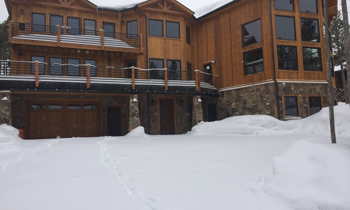 Timber Trail House | Custom 6 Bedroom/6 Bath TRUE Ski-in/Ski-out Home with the highest amenities!