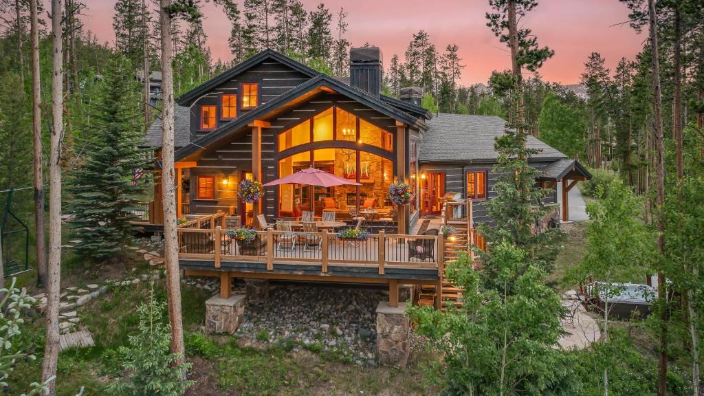 The Highlands House | Cypress Mountain Chalet