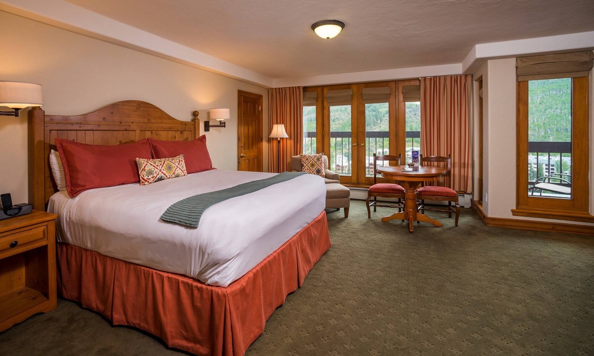Beaver Creek Cabin | Deluxe Room with Access to Pool, Hot Tubs & Gym