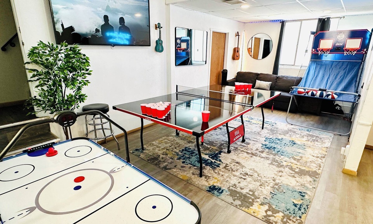 Sunnyside House | Denver Group Compound: Sleeps 30! Game Rooms, Hot Tub, Private Chef + ShuttleVan
