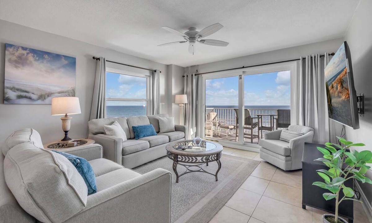 Seawinds Condo Condo | Direct oceanfront penthouse 2/2 with gorgeous corner condo views, a heated pool, and garage