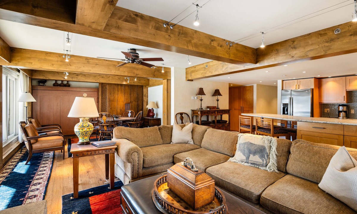 Snowmass Village Condo | Direct Ski-in/Ski-out Stonebridge Condo 2 Bedroom Den 3 Bath Deluxe Rated Unit# 600