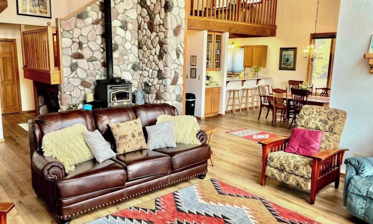 Pagosa Springs Cabin | Dog-friendly cabin with large yard, wood stove, grill & mountain views