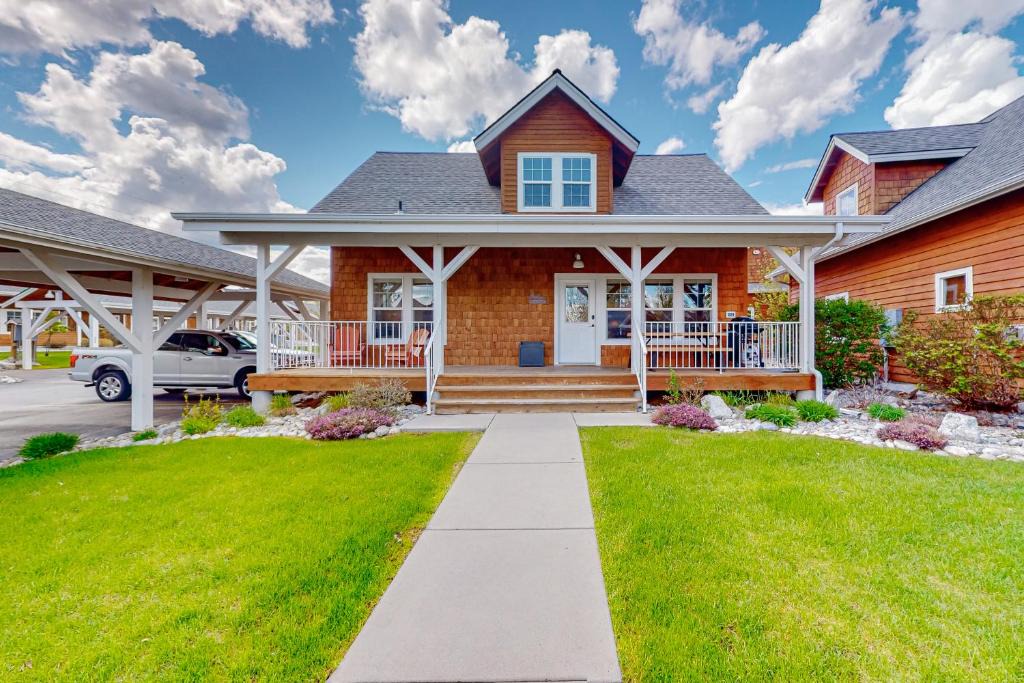 Dover Bay House | Dover Delight