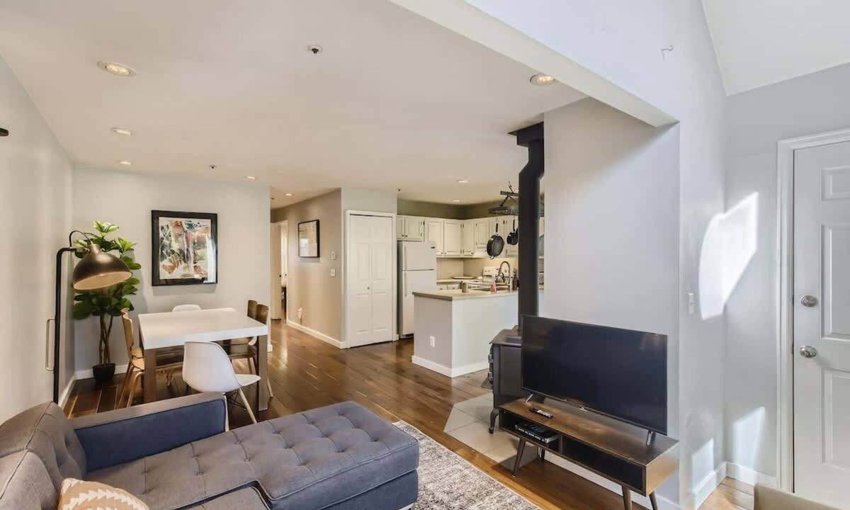 Central Boulder Condo | Downtown 2 BDR/2 BA - Walk to Everything