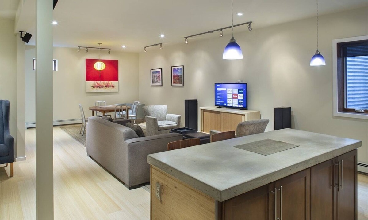 Carbondale Apartment | Downtown Carbondale Retreat Next to Sopris Park, Walkable & Dog-Friendly