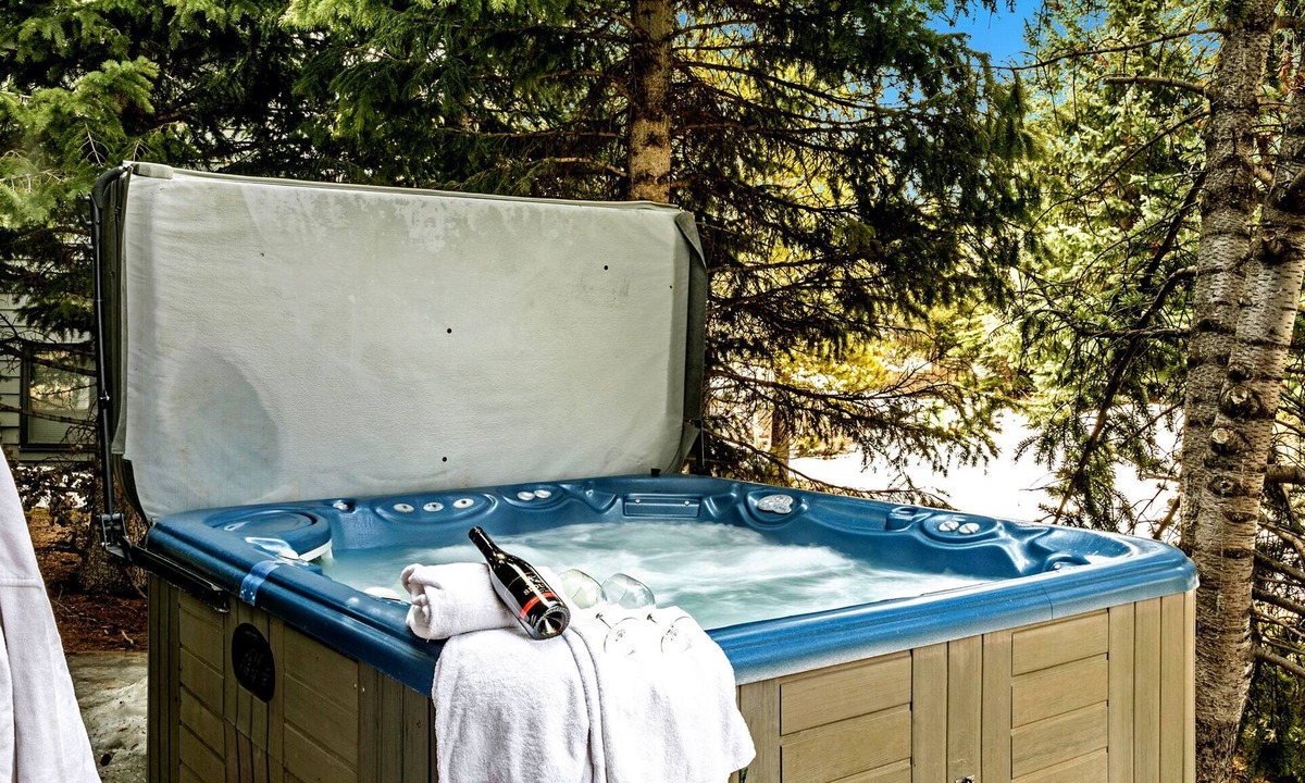 Vail House | East Vail Mountain Home - VRBO Rated 5 Star Guest Favorite ToV STR Lic. # 026398