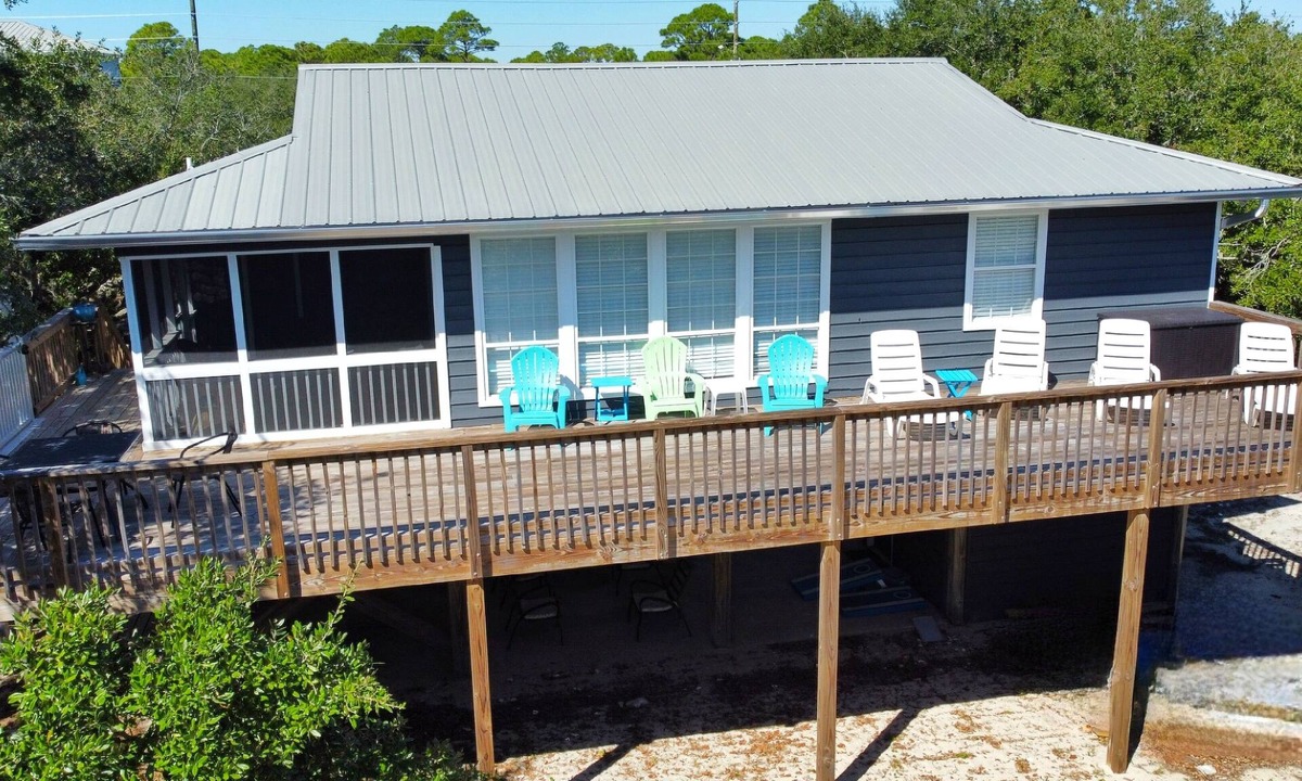 St. George Island Cottage | Easy Beach Access - 2 FREE BIKE RENTALS INCLUDED WITH YOUR STAY!
