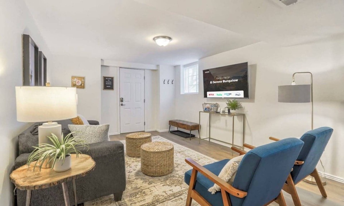 Broadmoor Apartment | El Sereno Bungalow! Pet-Friendly Ivywild Flat