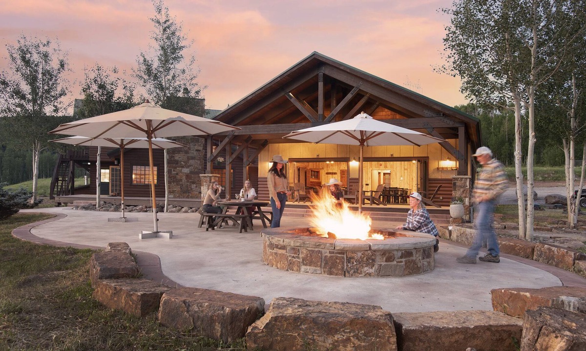 Paonia Cabin | Electric Mountain Lodge: Mountain Views/Restaurant/Bar/Events/Snowmobiles | 2