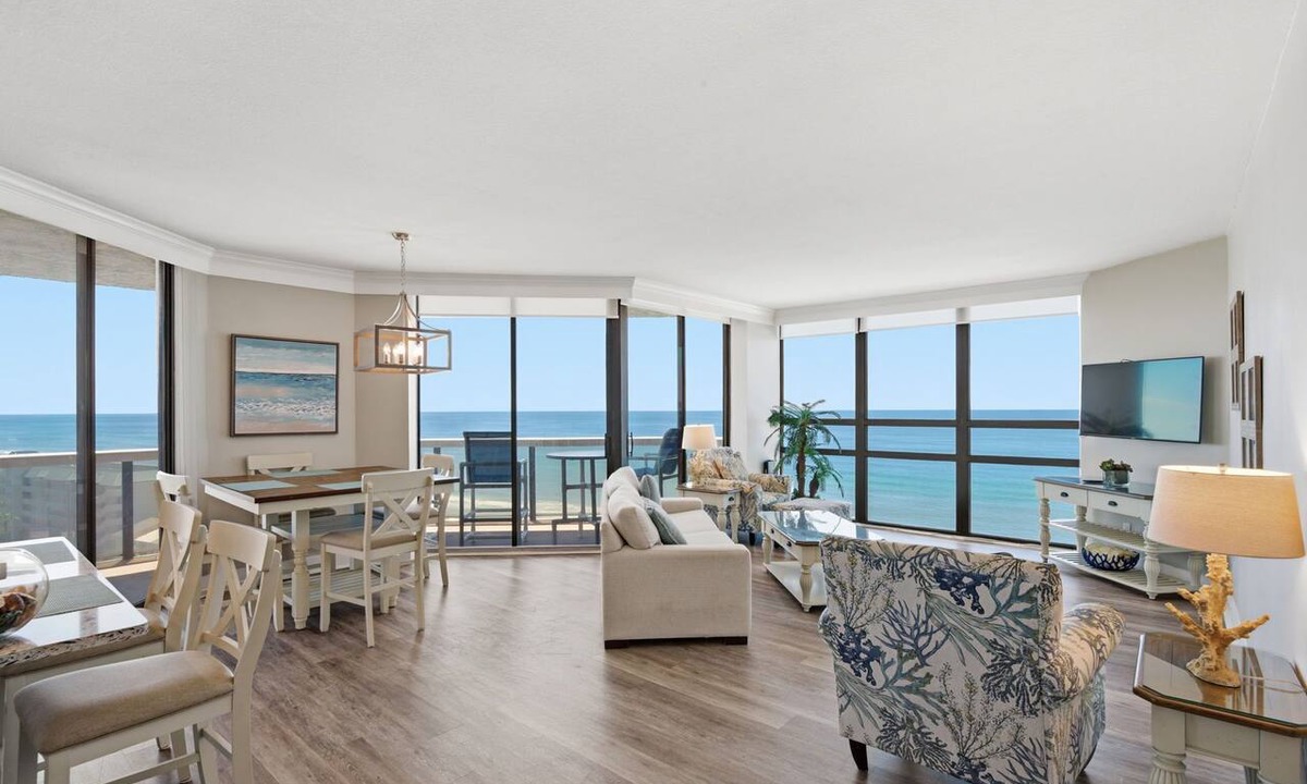 Miramar Beach Condo | ENDLESS OCEANFRONT LUXURY LAST MINUTE SAVINGS 2 SETS OF BEACH CHAIRS & UMBRELLAS