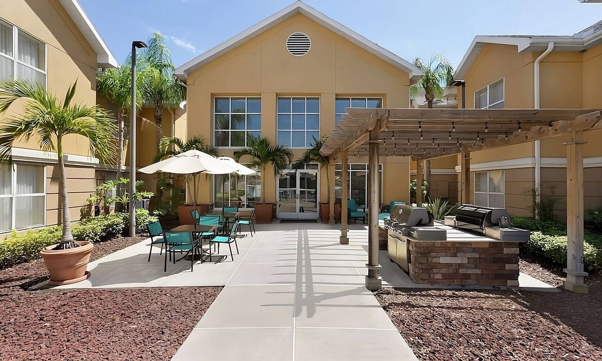 Feather Sound Hotel | Everything You Need for an Unforgettable Escape! 4 Units, Pool, Pets Are Welcome