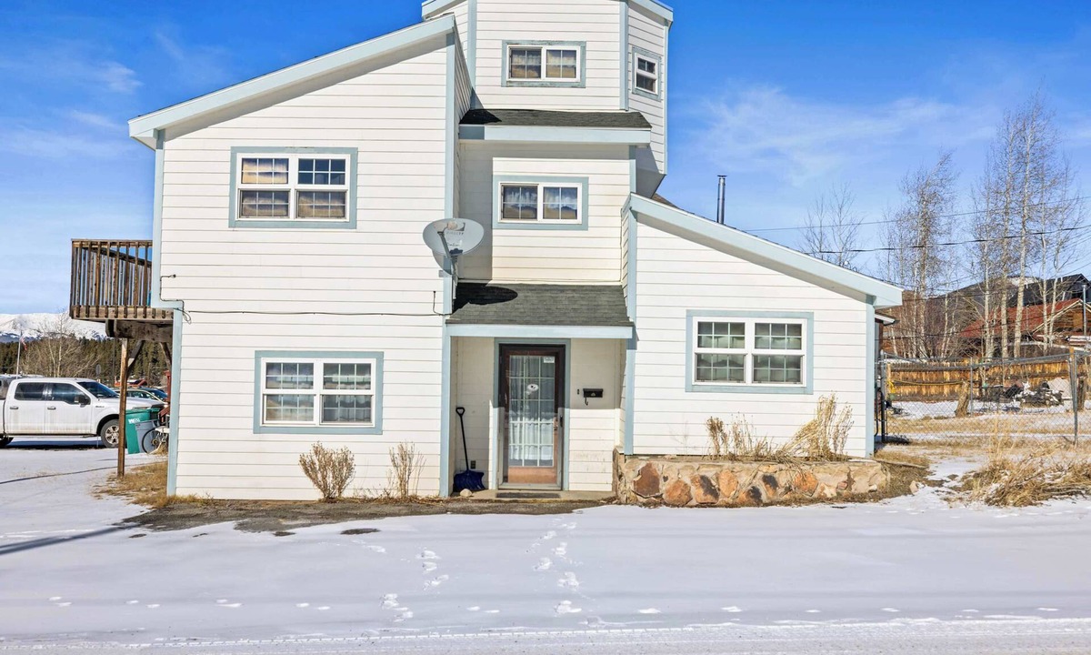 Leadville North House | Fairhaven House — Downtown Leadville 3BR, Game Room, Balcony, Mt. Elbert Views