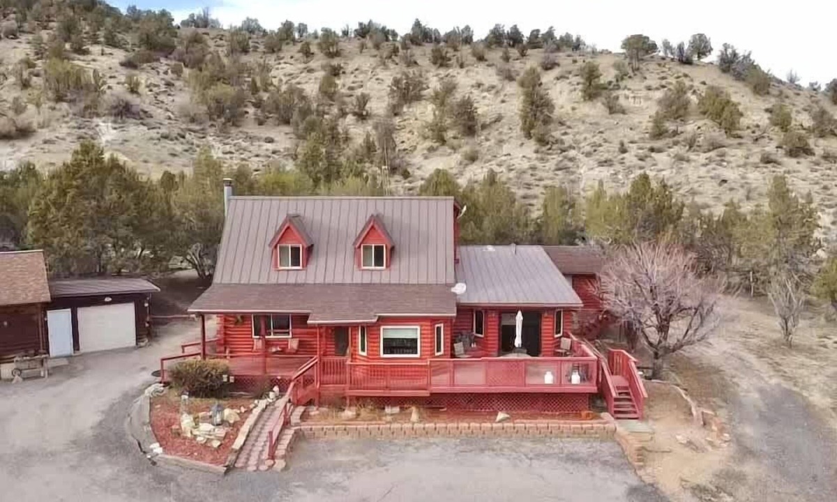 Orderville Cabin | Family Cabin with Views just minutes from Zion Nat'l Park