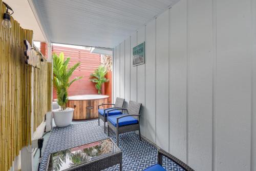 Ocean City House | Fort Walton Beach Cottage w/Hot Tub & Patio!