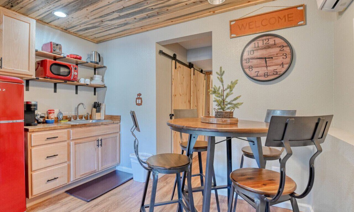 Green Mountain Falls Apartment | Fox Den Cozy Mountain Apt In GMF