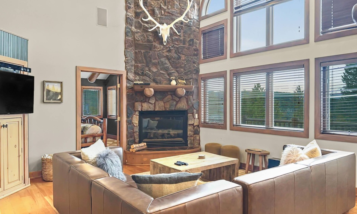 Baldy Mountain House | Free SkyCard Act - Ski Area Views, Private Hot Tub, Gas Fireplace-Above the Fray