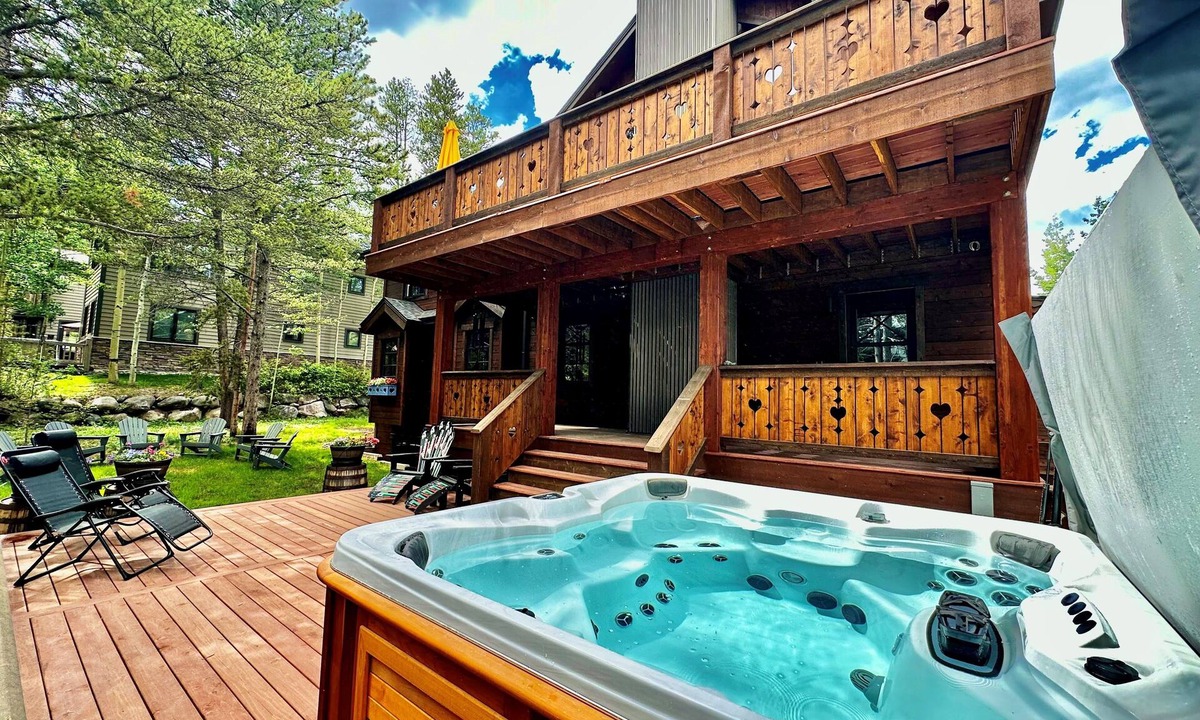Peak 8 House | Fully updated, steps to shuttle, new everything!