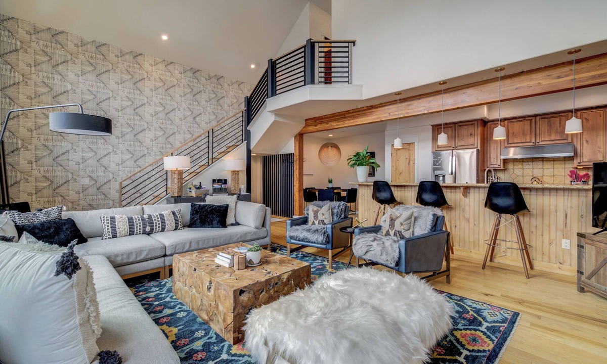 Steamboat Springs Ski Chalet | Fun Family Jaunt to Modern Chalet Chef's Kitchen Hot Tub AC EV