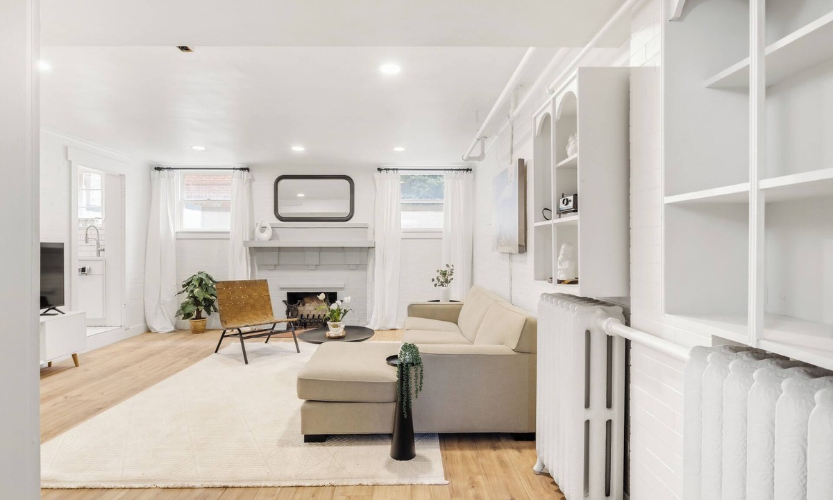 Cheesman Park Apartment | Garden Apartment at Humboldt House