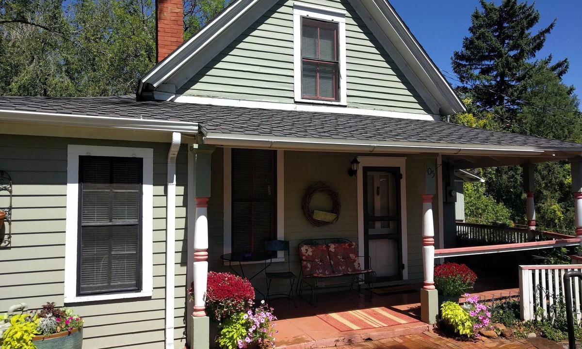 Manitou Springs Historic District Cottage | Garden Cottage - downtown Manitou Springs