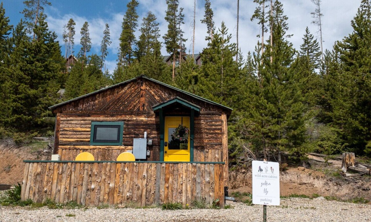 Grand Lake Cabin | Golden Lily at Wild Acre Cabins