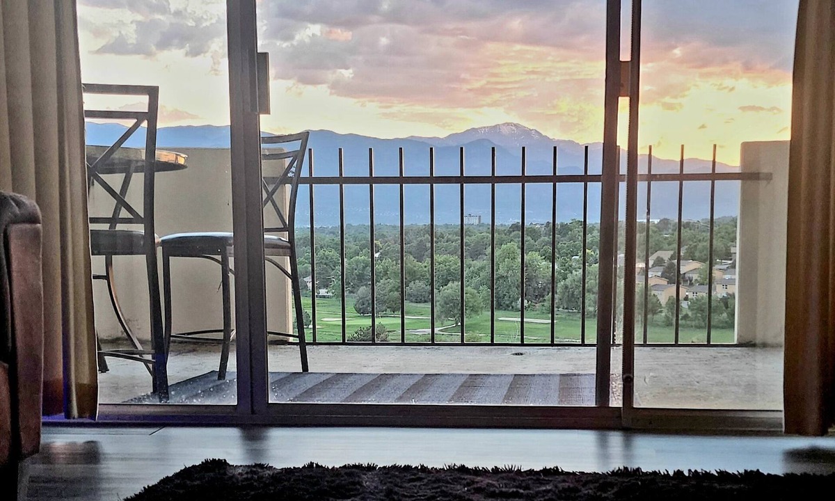 Southeast Colorado Springs Condo | Gorgeous mountain view! 2-bdrm 10th floor condo, 48ft balcony, sleeps 6