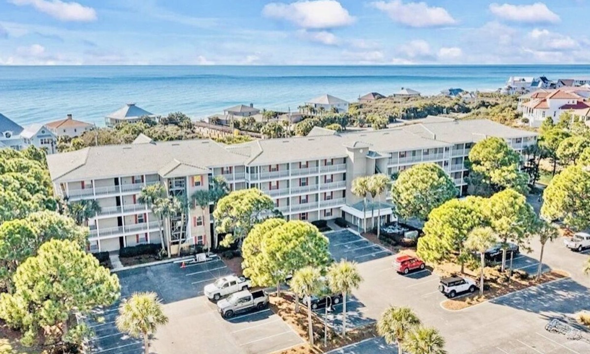 Gulf Place Condo | Gulf Place Oceanview Condo — Sleeps 10, Heated Pool & Steps to Beach